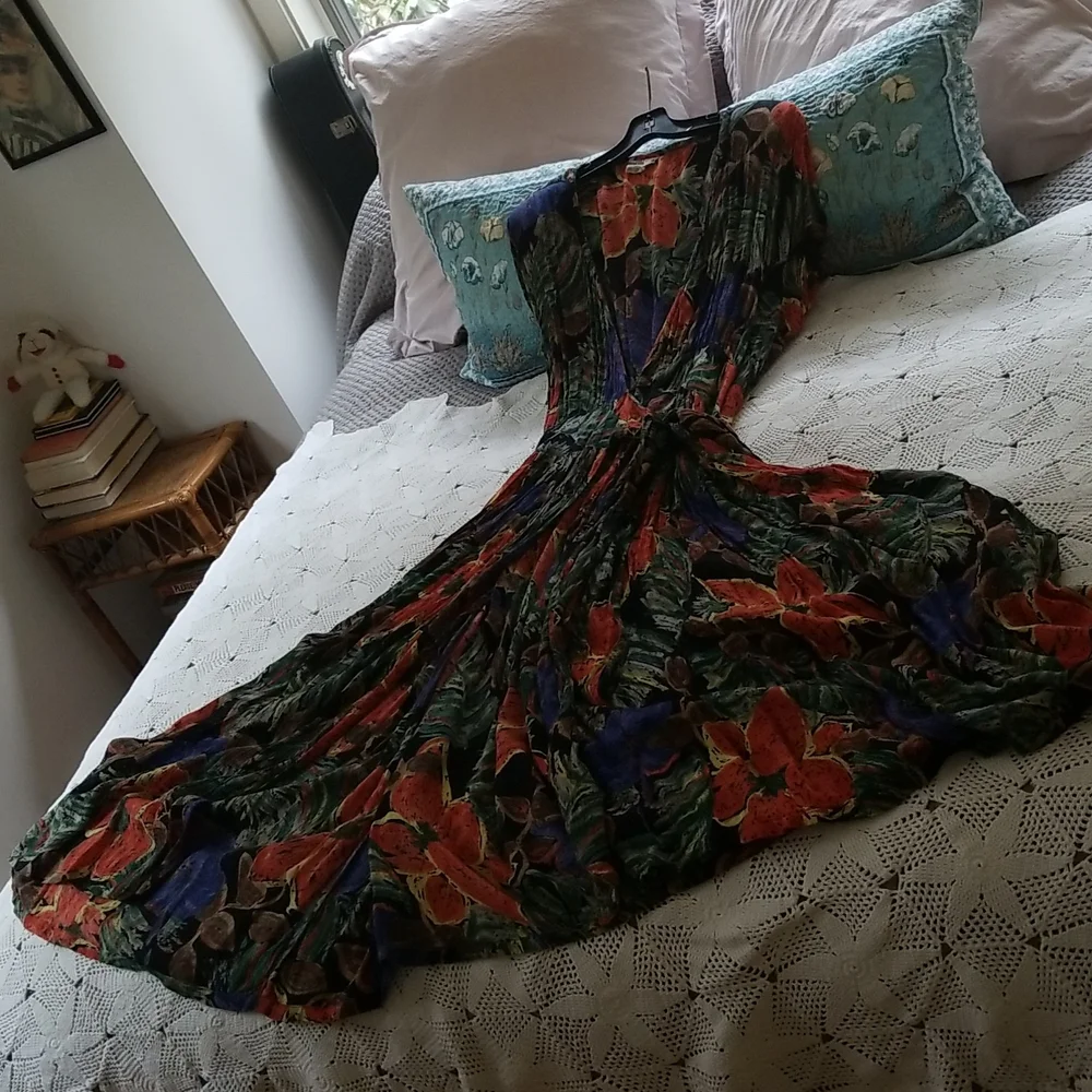 Vintage wrap around dress - Picture 8 of 8